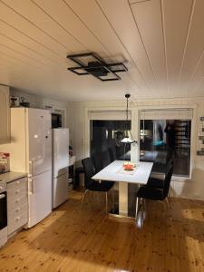 Kuchyň nebo kuchyňský kout v ubytování Cottage with good standard next to Neiden river + 79 fotografií