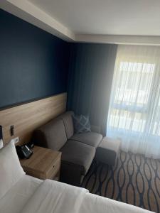 Hampton By Hilton Frankfurt Airport客房内的一张或多张床位