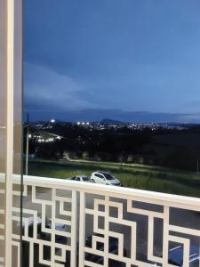 En generel udsigt til bjerge eller udsigt til bjerge taget fra lejligheden