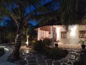 Taman di luar Spacious Villa in Watamu with Private Pool