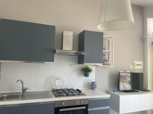 A kitchen or kitchenette at Villa Lilium
