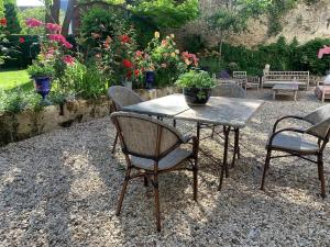 En have udenfor La Maison Saint Joseph