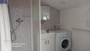 A bathroom at Villa Lilium