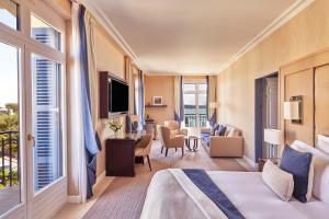 Posezení v ubytování Hôtel Barrière Le Grand Hôtel Dinard