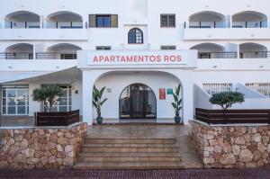 a building with a sign that reads apartmentmentsrosrosrosros at Pierre & Vacances Ros Ibiza in Santa Eularia des Riu