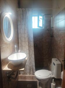 A bathroom at Eirini's Apartment