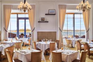Restaurace v ubytování Hôtel Barrière Le Grand Hôtel Dinard