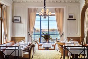 Restaurace v ubytování Hôtel Barrière Le Grand Hôtel Dinard