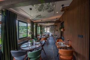 A seating area at Ethno Houses Plitvice Lakes Hotel