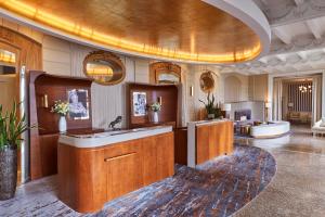 Posezení v ubytování Hôtel Barrière Le Grand Hôtel Dinard