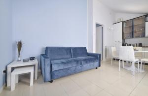 A seating area at Cosy Apartment in Varenna