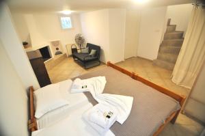 Χώρος καθιστικού στο Zennova #64 Casa Elias +19 φωτογραφίες