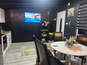 Afbeelding uit fotogalerij van Căsuța de la munte in Rîşca