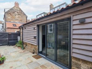 Budova, kde se prázdninový dům nachází