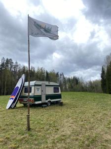 Mynd úr myndasafni af Karula Stay lakeside Camper, Treetent & SUPs included - all area only for you! í Ähijärve