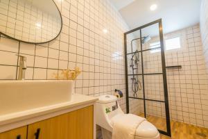 Ένα μπάνιο στο Entire minimal house in Chiang Rai