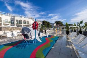 Бассейн в VIVA Cala Mesquida Resort & Spa или поблизости