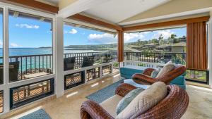 カパルアにあるKapalua Bay Villa 34B2の海の見えるリビングルーム
