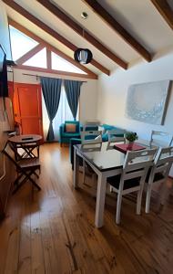 Posezení v ubytování Algarrobo Cabaña a 2 cuadras Playa El Canelo+Wifi