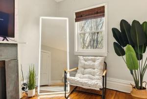 Μια τηλεόραση ή/και κέντρο ψυχαγωγίας στο Walk to OSU & Short North FREE PARKING Fire Pit +38 φωτογραφίες