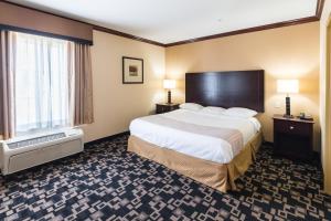 Postel nebo postele na pokoji v ubytování Motel 6-Joshua, TX