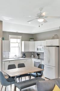 Η κουζίνα ή μικρή κουζίνα στο The Cedar - 6 Hollow +94 φωτογραφίες