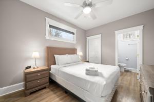 Ένα ή περισσότερα κρεβάτια σε δωμάτιο στο The Cedar - 6 Hollow