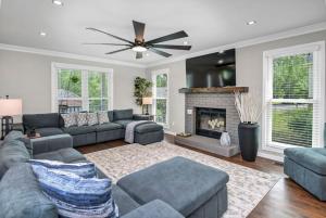 Χώρος καθιστικού στο Winds of Lexington Sleeps 8