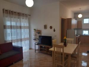 Φωτογραφία από το άλμπουμ του Albanian South Riviera σε Vlorë