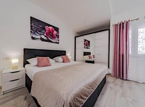 Posteľ alebo postele v izbe v ubytovaní Stone House Blaca