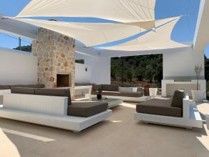 Χώρος καθιστικού στο Medows Luxury Villa