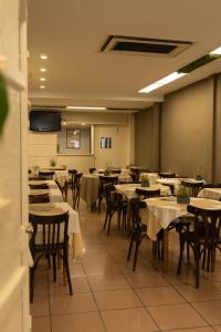 Restaurace v ubytování Can Setmanes by CozyCatalonia