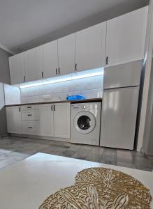 Kuchyň nebo kuchyňský kout v ubytování APARTAMENTO VERA COAST 123