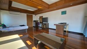 Postel nebo postele na pokoji v ubytování Samui Mekkala Seaview