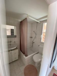 Bathroom sa Charming studio with a view