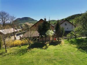 Loodusmaastik of the country house lähedal