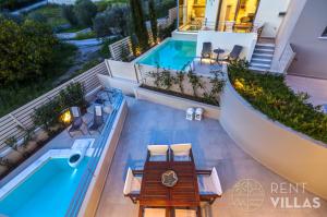 Bazén v ubytování RVG Luxury Houses with private pools in Porto Heli nebo v jeho okolí