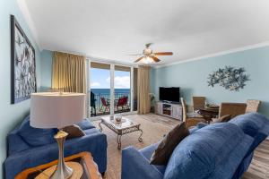 Et tv og/eller underholdning på Goin Coastal Emerald Beach Unit 729