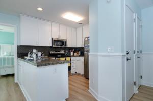 A kitchen or kitchenette at What a View by Bryant Real Estate