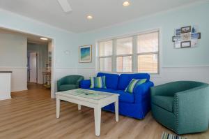 A seating area at What a View by Bryant Real Estate