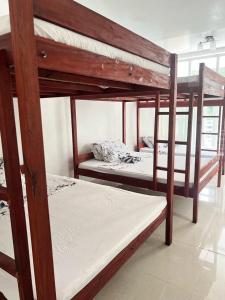 Katil atau katil-katil dalam bilik di GEN B Hotel