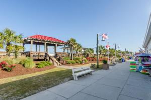 Kép What a View by Bryant Real Estate szállásáról Carolina Beachben a galériában