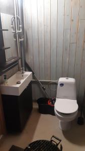 Koupelna v ubytování Chatky Pod Borným Máchovo jezero