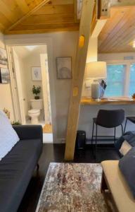 Foto dalla galleria di Cheerful Cottage with Loft Close to Everything 6 a Edgecomb