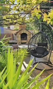 Vườn quanh Holiday Place Veli Dvor - vacation house with private garden in old town Punat