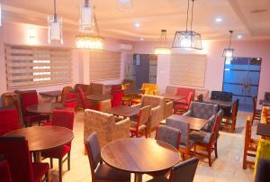 Boripe Hotel and Suites的休息区