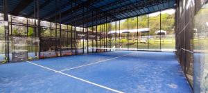 Εγκαταστάσεις για τένις ή/και σκουός στο Romeral Club Campestre ή εκεί κοντά