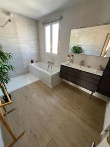 Ένα μπάνιο στο Les Grillons 3 bedroom house +14 φωτογραφίες