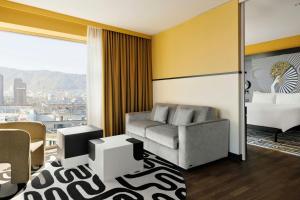 Zona de estar de Renaissance Zurich Tower Hotel