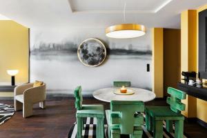 Zona de estar de Renaissance Zurich Tower Hotel
